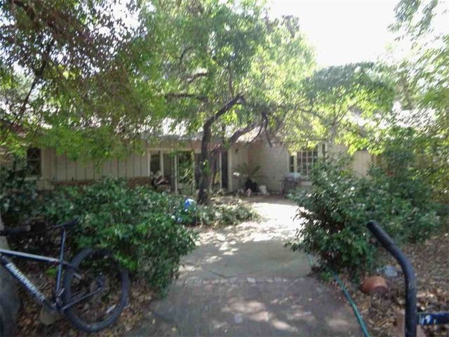 22665 Califa Street, Woodland Hills, CA 91367