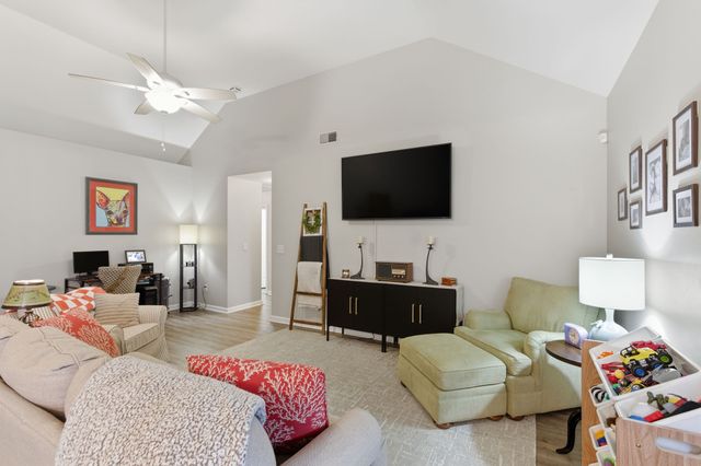 101 Jessikas Pl, Dickson, TN 37055