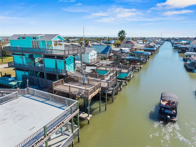 1287 N Crystal Beach Road, Crystal Beach, TX 77650