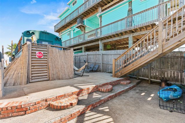 1287 N Crystal Beach Road, Crystal Beach, TX 77650