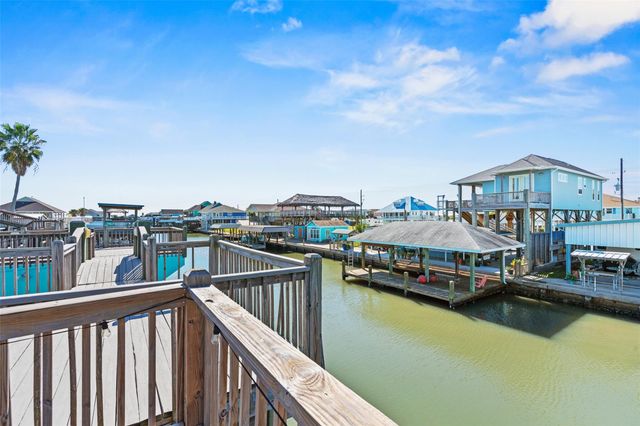1287 N Crystal Beach Road, Crystal Beach, TX 77650