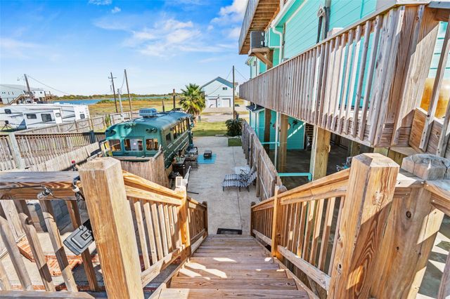 1287 N Crystal Beach Road, Crystal Beach, TX 77650