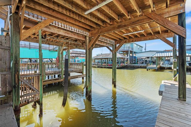 1287 N Crystal Beach Road, Crystal Beach, TX 77650