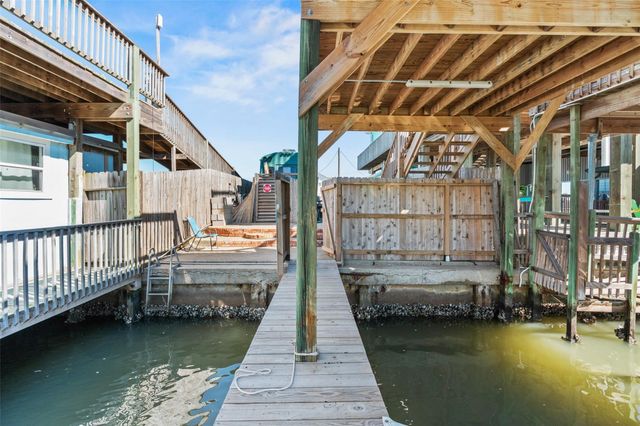 1287 N Crystal Beach Road, Crystal Beach, TX 77650