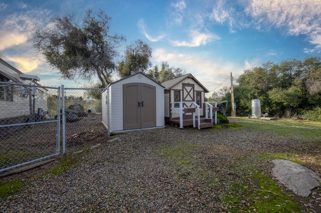 38150 Sumac Lane, Yokuts Valley, CA 93675