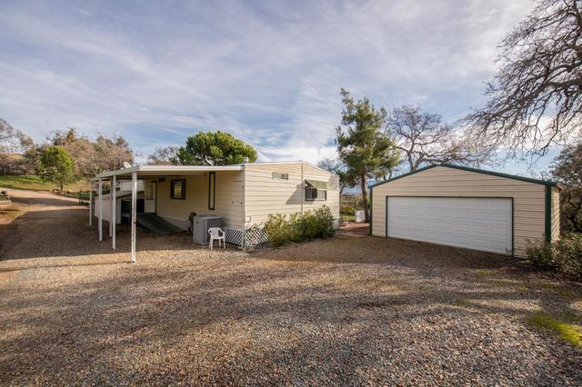 38150 Sumac Lane, Yokuts Valley, CA 93675