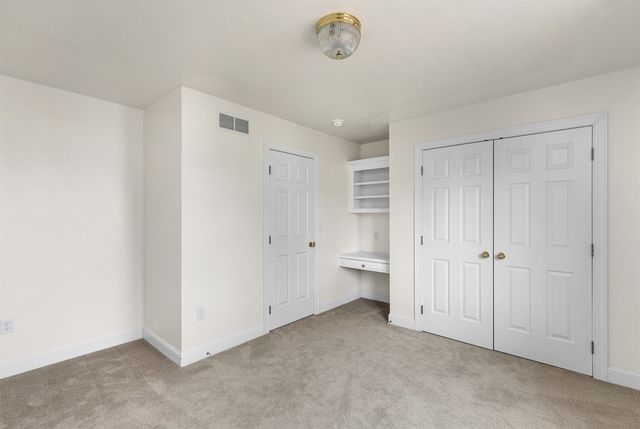 8004 Wilden Drive, Urbandale, IA 50322