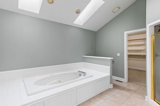 8004 Wilden Drive, Urbandale, IA 50322