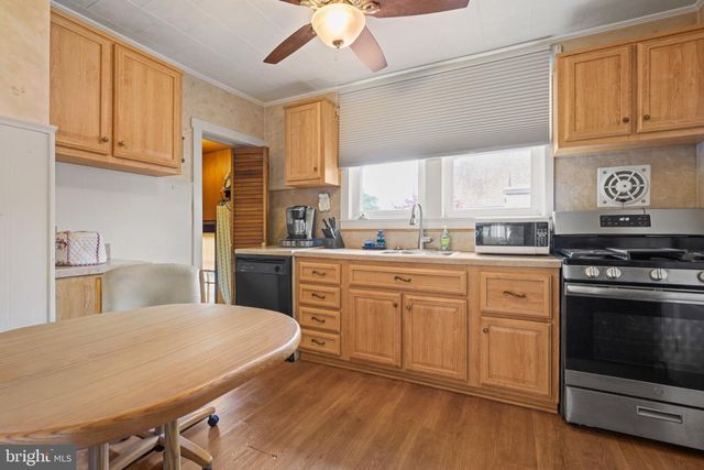 1421 MAPLE AVE, Haddon Heights, NJ 08035