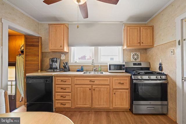 1421 MAPLE AVE, Haddon Heights, NJ 08035