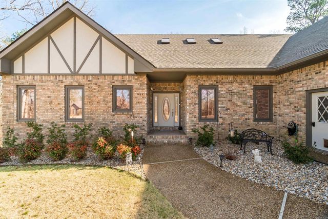 23 Darro Way, Hot Springs Village, AR 71909