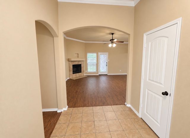 923 Grouse Road, Glenn Heights, TX 75154