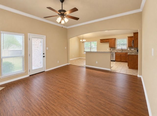 923 Grouse Road, Glenn Heights, TX 75154