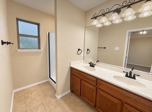 923 Grouse Road, Glenn Heights, TX 75154