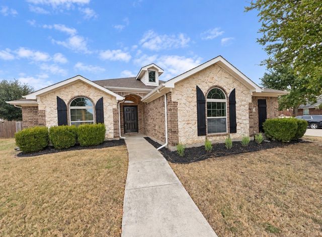 923 Grouse Road, Glenn Heights, TX 75154