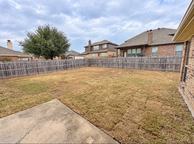 923 Grouse Road, Glenn Heights, TX 75154