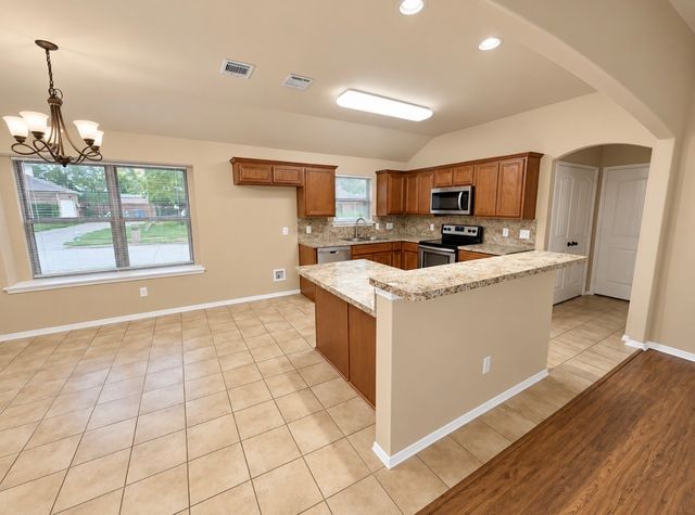 923 Grouse Road, Glenn Heights, TX 75154