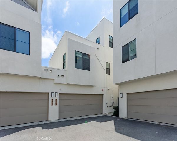 2054 Mylitta, Gardena, CA 90249