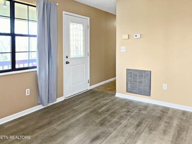1040 Loop Rd, Sevierville, TN 37876