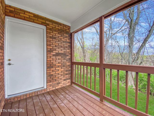 1040 Loop Rd, Sevierville, TN 37876