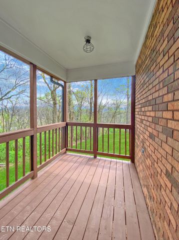 1040 Loop Rd, Sevierville, TN 37876
