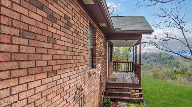 1040 Loop Rd, Sevierville, TN 37876
