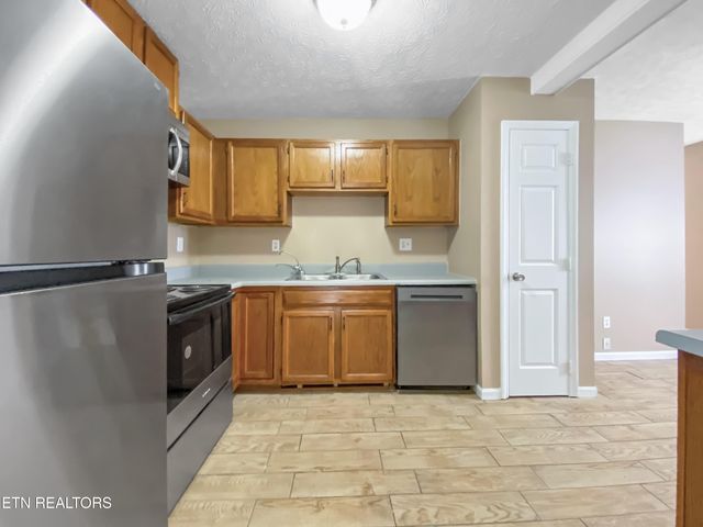 1040 Loop Rd, Sevierville, TN 37876