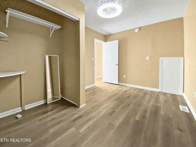 1040 Loop Rd, Sevierville, TN 37876