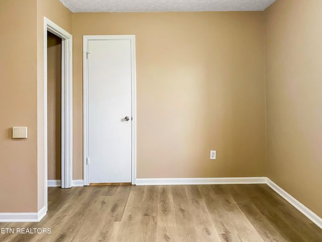1040 Loop Rd, Sevierville, TN 37876