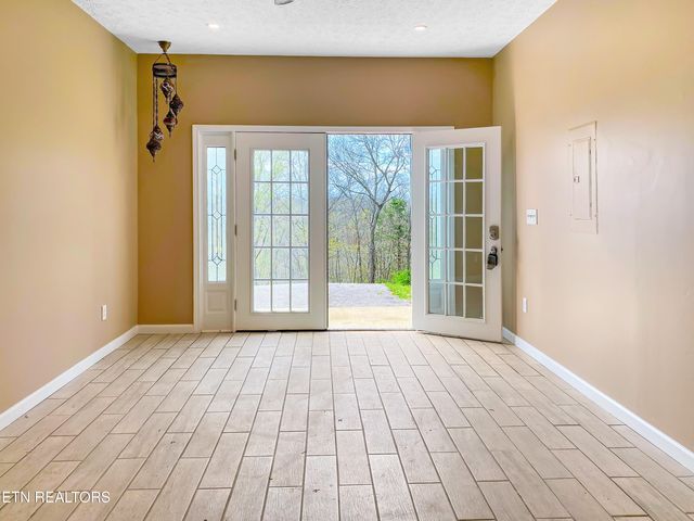 1040 Loop Rd, Sevierville, TN 37876