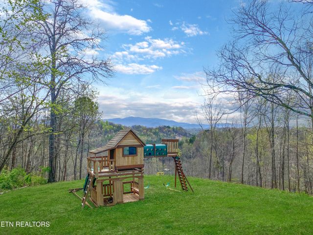 1040 Loop Rd, Sevierville, TN 37876
