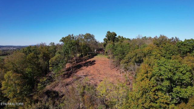 1040 Loop Rd, Sevierville, TN 37876