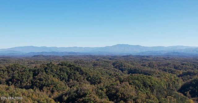 1040 Loop Rd, Sevierville, TN 37876