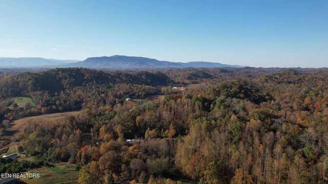 1040 Loop Rd, Sevierville, TN 37876