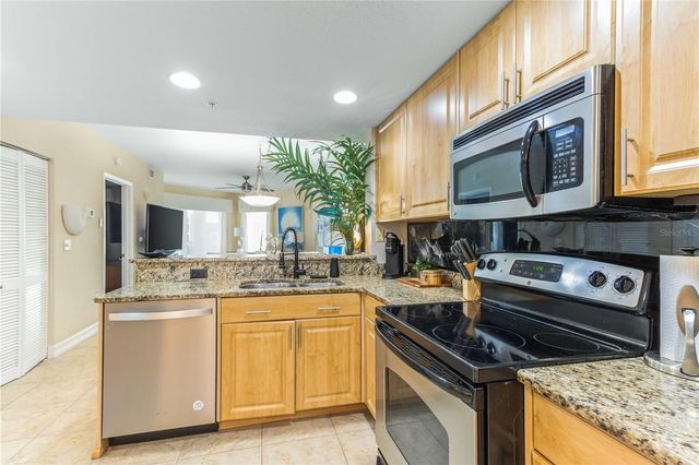 11605 GULF BOULEVARD 503, St Petersburg, FL 33706