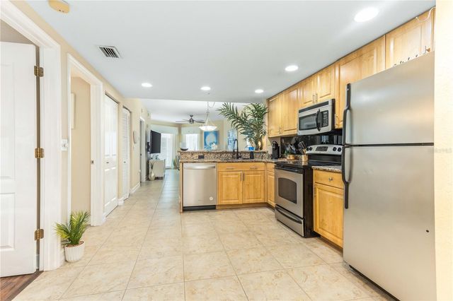 11605 GULF BOULEVARD 503, St Petersburg, FL 33706