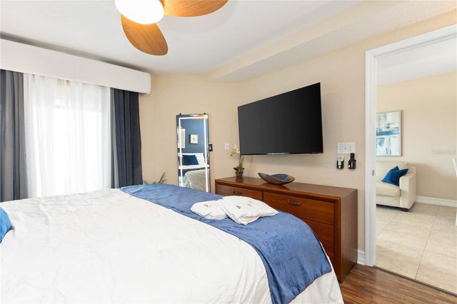 11605 GULF BOULEVARD 503, St Petersburg, FL 33706