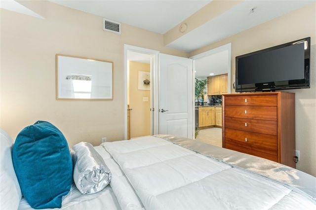 11605 GULF BOULEVARD 503, St Petersburg, FL 33706