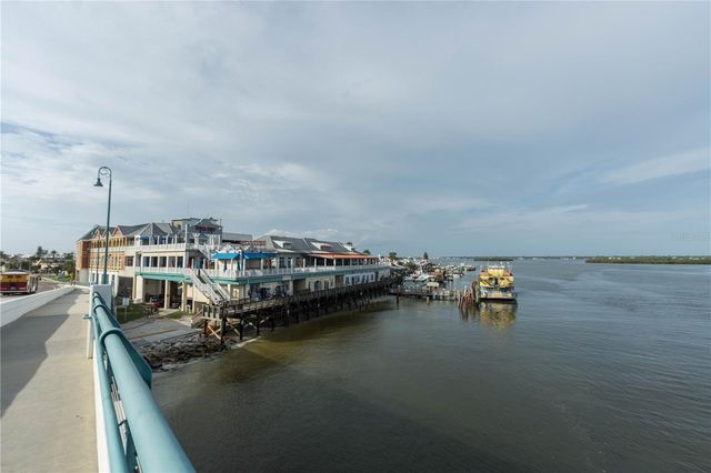 11605 GULF BOULEVARD 503, St Petersburg, FL 33706