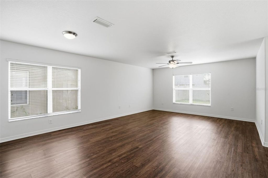 Image 11 of property listing at 15419 SHOAL HAVEN PLACE, Ruskin, FL 33573