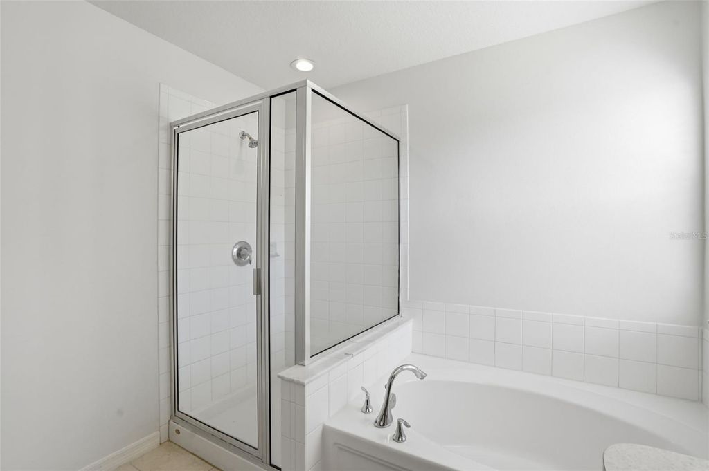 Image 32 of property listing at 15419 SHOAL HAVEN PLACE, Ruskin, FL 33573