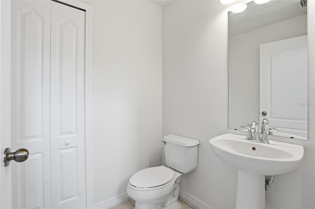 Image 10 of property listing at 15419 SHOAL HAVEN PLACE, Ruskin, FL 33573