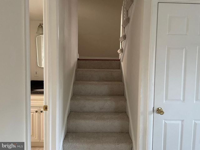 6704 OLD CHESTERBROOK RD, Mclean, VA 22101