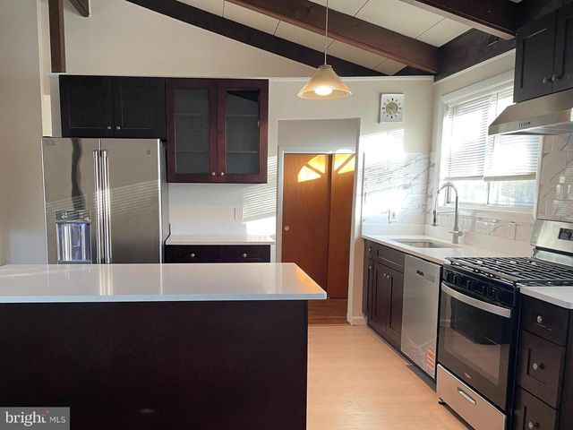 6704 OLD CHESTERBROOK RD, Mclean, VA 22101