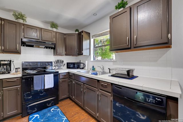 731 Hillside Loop, Canyon Lake, TX 78133