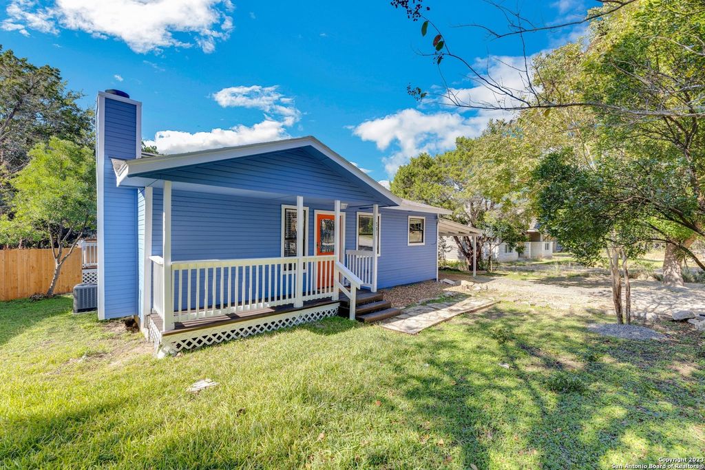 731 Hillside Loop, Canyon Lake, TX 78133