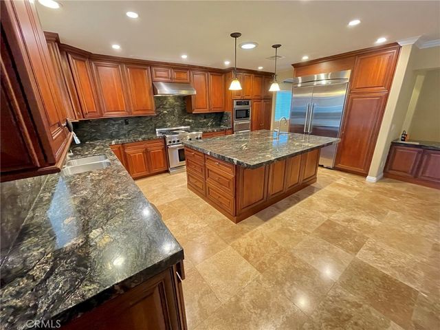 21292 Seaforth Lane, Huntington Beach, CA 92646