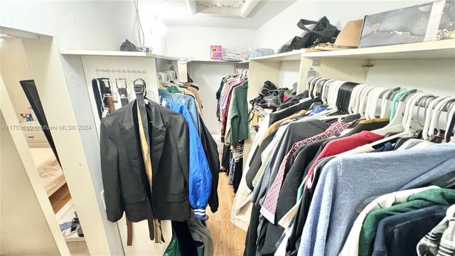 741 NW 105th Ter, Pembroke Pines, FL 33026