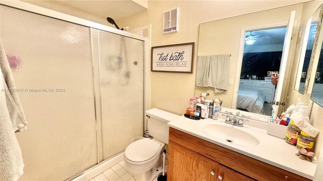 741 NW 105th Ter, Pembroke Pines, FL 33026