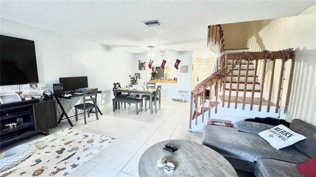 741 NW 105th Ter, Pembroke Pines, FL 33026
